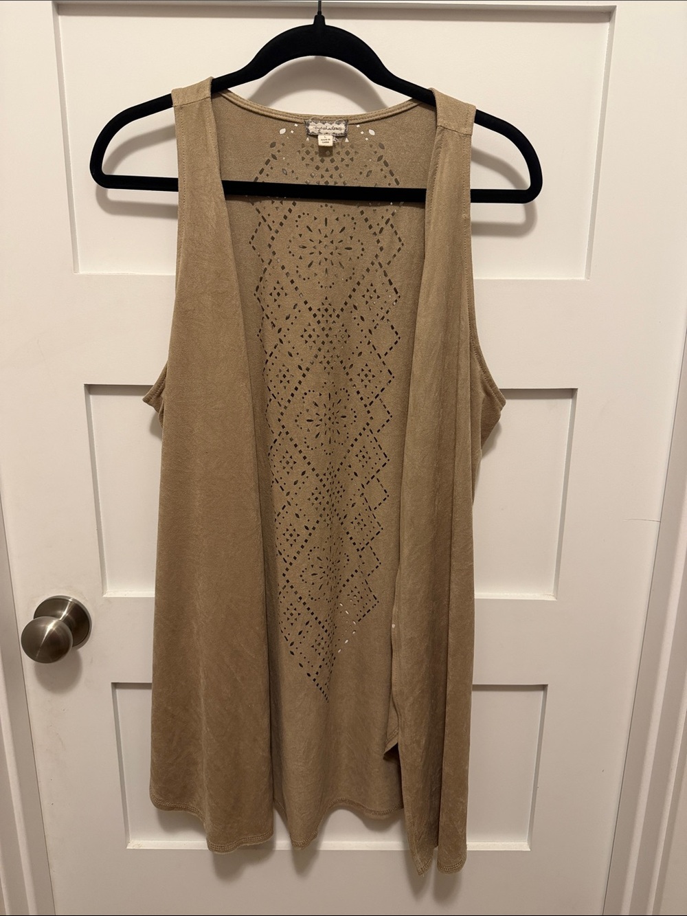 Eyeshadow Tan Sleeveless Open-Front Vest with Laser-Cut Back